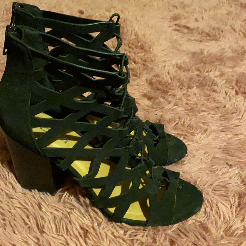 SODA brand black chunky heel